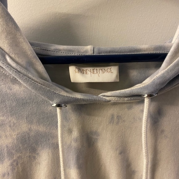 Divine Heritage crop hoodie - Picture 4 of 4